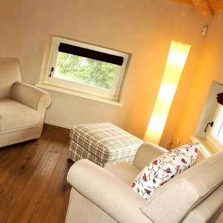 Prázdninový dům Madonna Di Loreto Sleeps 12 Pool Wifi Costigliole d'Asti