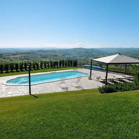 Madonna Di Loreto Sleeps 12 Pool Wifi Costigliole d'Asti